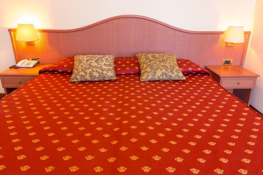 Hotel Principe Бібіоне Екстер'єр фото