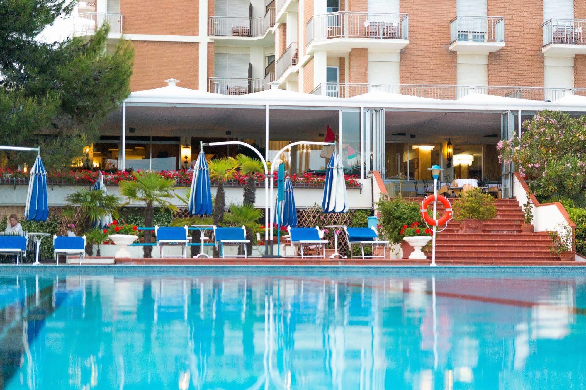 Hotel Principe Бібіоне Екстер'єр фото